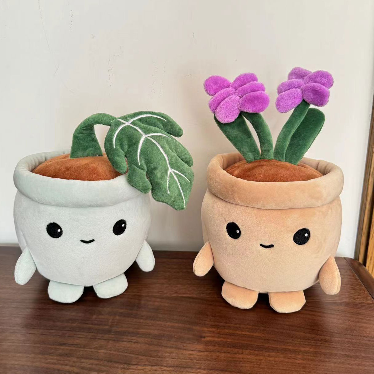 Simpatico Peluche a Forma di P - Desk Setup Plant recensione e prezzo